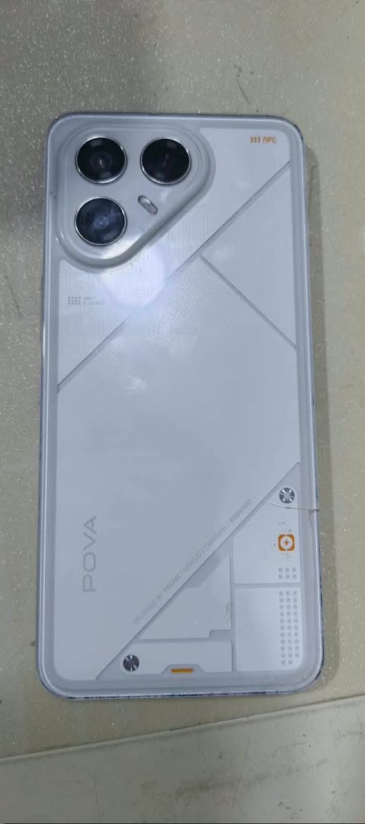 السلام عليكم هاتف تكنو بوفا 7 الترا 5g 
  الذاكره 256
الرام 12+12
 الشاحن 70w 
 الكامره 108 ميكا بكسل
 الشاشه 144 هيرتز 
 120 فريم اقوه لعبه يشغلها 
 السعر400 وبي مجال 
  ***********
