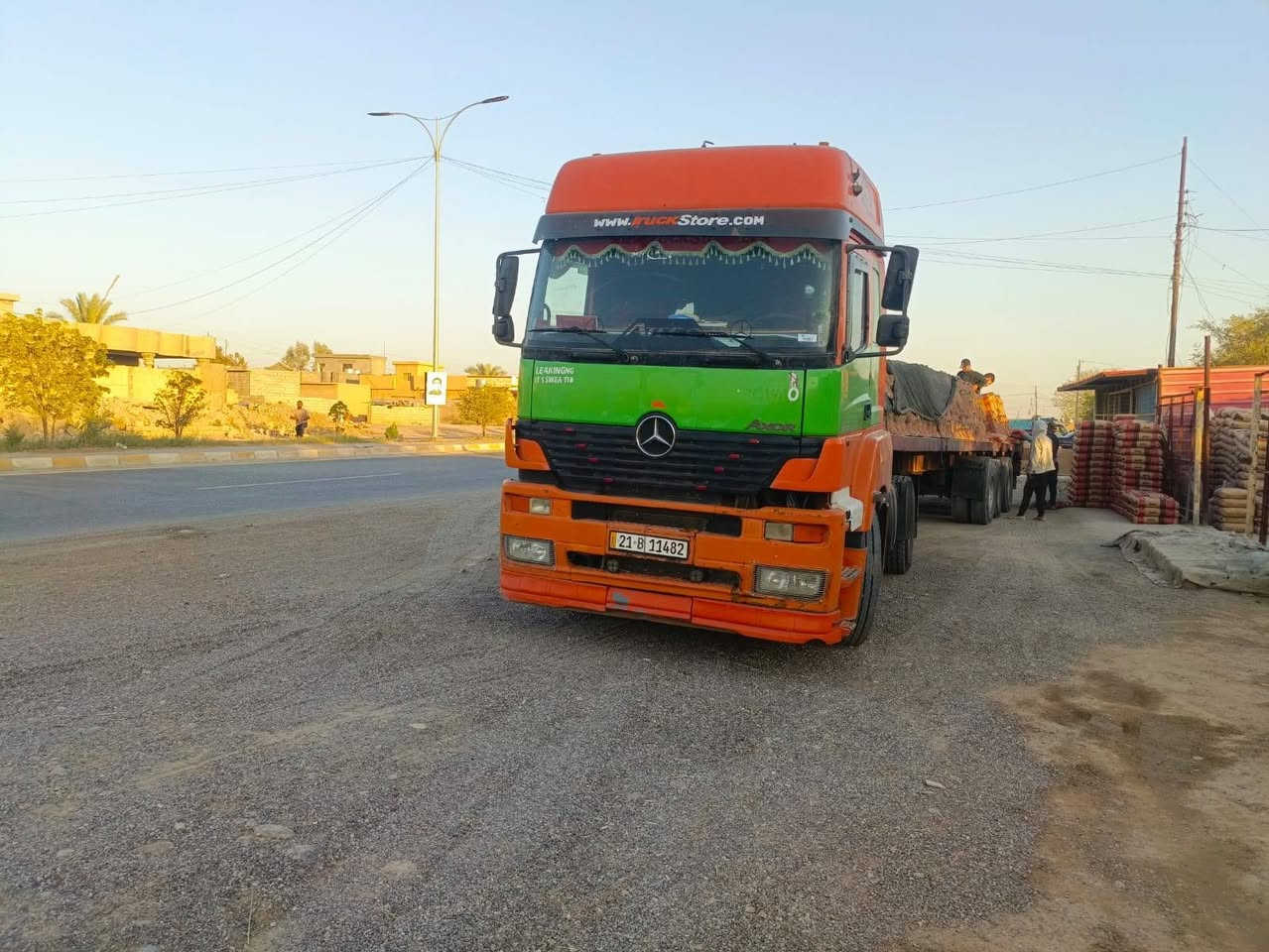السلام عليكم اكسور للبيع 2004 رقم سليمانيه ثانويه 2030 راسه عربانه 13 60 حجم المحرك 40 18 تبريد عنوان كركوك رقم الهاتف ***********
