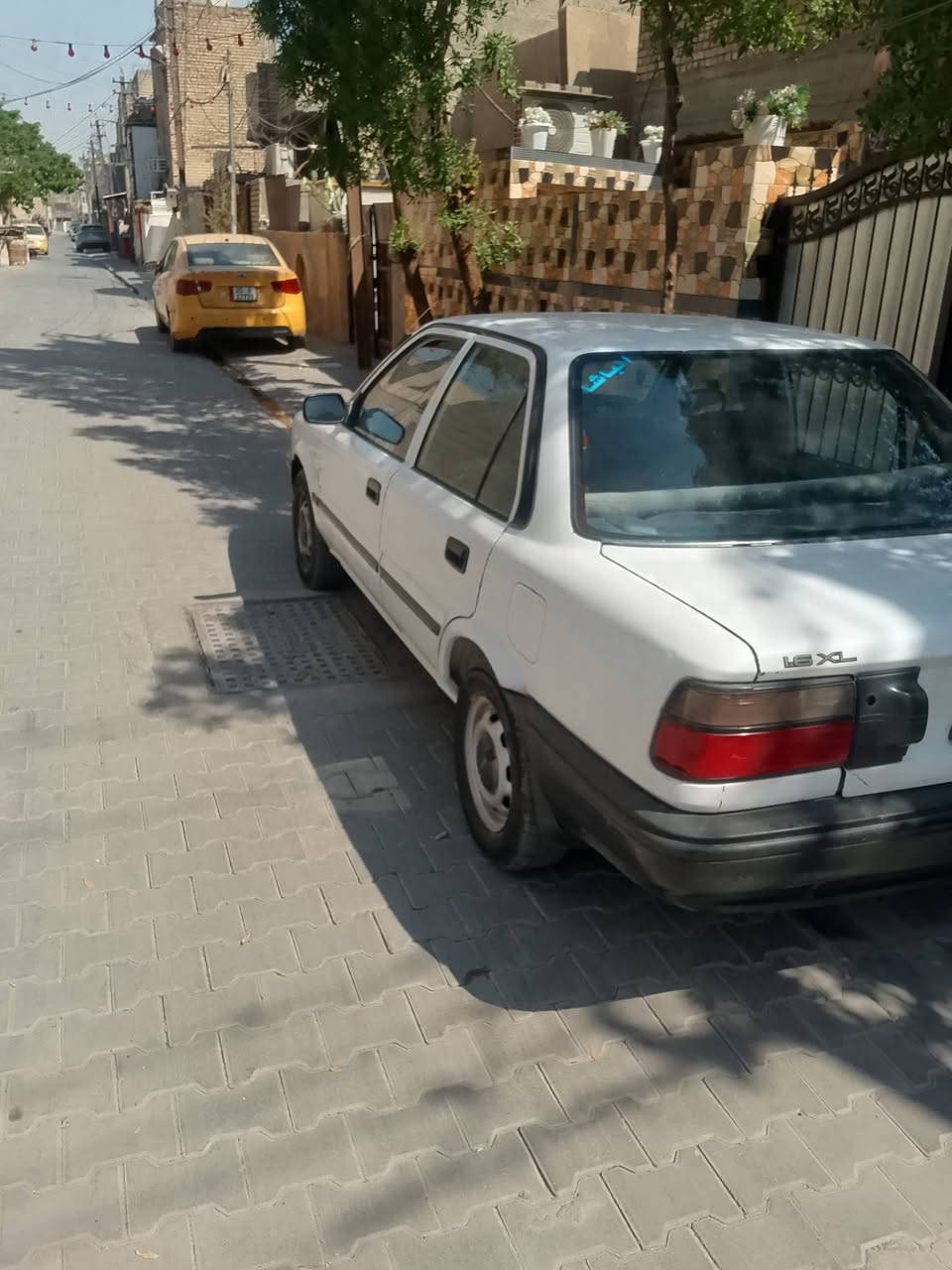 سيارة للبيع كورلا
موديل 1990
يسره بلاد
سياره بلاديه من دعاميها للدعمياء 
سعر 40 ورقه
كلشي نظيف بيها سياره 
رقم الهاتف / ***********
عنوان بغداد جديده رقم فقط على رصيد

