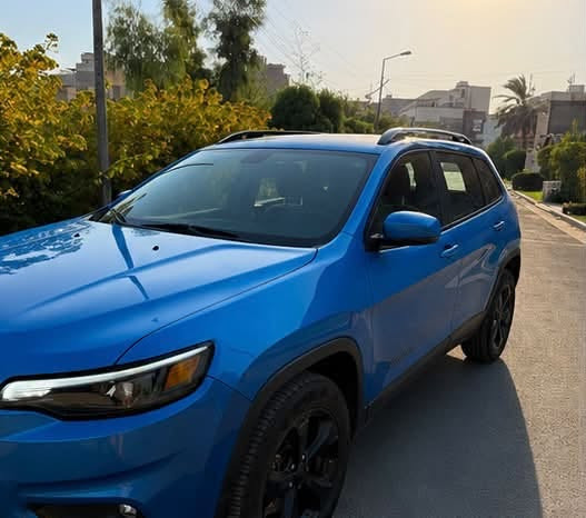لـلـبـيـع - بــســعــر مــنــاســب
2020 JEEP CHEROKEE 
BLACK TOP
جيب شيروكي بلاك توب 
حادث خفيف بدون ايرباك
🔹المواصفات:
 • الموديل: 2020
 • الفئة:  التتيود Altitude
 • المحرك: 2.4L 4 سلندر 
 • اللون: ازرق مميز
 • عدد الممشى : 39 ميل
اللوحة : رقم اربيل
كاميرا خلفية
بصمات ابواب  
دخول ذكي
كشنات جلد
تدفئة كشنات
تدفئة ستيرن
كرسي السايق تحكم كهربائي 
هاند بريك كهربائي بصمة
رادار خلفي وجانبي
تحكم ستيرن
انظمة قيادة 
تشغيل بصمة
تشغيل عن بعد
مثبت سرعة
النقطة العمياء
تخم تايرات جديدة
ادامة جديدة
الضرر : حادث امريكا كلين  ايرباكات سليمة فقط الدعامية مكسورة وصور الحادث موجود للتوضيح 
وبيها حادث بالعراق 
حادث سطحي تبديل باب وجاملغ  درجة اولى
مكان السيارة  بغداد المنصور
***********
