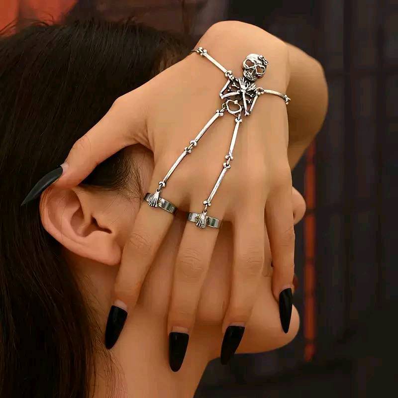 ✨ شباحية معصم الهيكل العظمي 🦴💀 ✨🖤

إذا تحبين الستايل المختلف والقطع اللي تلفت النظر من أول نظرة 😍🔥 هذا المعصم إلكِ!

💀 تصميم هيكل عظمي مميز وفخم
🖤 متوفر باللون الأسود
🤍 ومتـوفر باللون الفضي
👩🏻‍🦰 مناسب للبنات
👨🏻 ومناسب للولد
💧 مقاوم للمي حتى تلبسينه براحتج
✨ الطلاء ثابت ويحافظ على شكله ولمعته
🔥 تصميمه غير اعتيادي ويكمل اللوك بطريقة كلش حلوة
🖤 ينفع للّبس اليومي وللطلعات والمناسبات
😍 قطعة تخلي إيدج مميزة وتضيف لمسة جريئة للستايل

مو مجرد إكسسوار… قطعة بيها شخصية وهيبة 😎💀

سعر القطعة 11 الف
🚘يوجد خدمة توصيل لجميع محافظات العراق ٤ الاف🚘