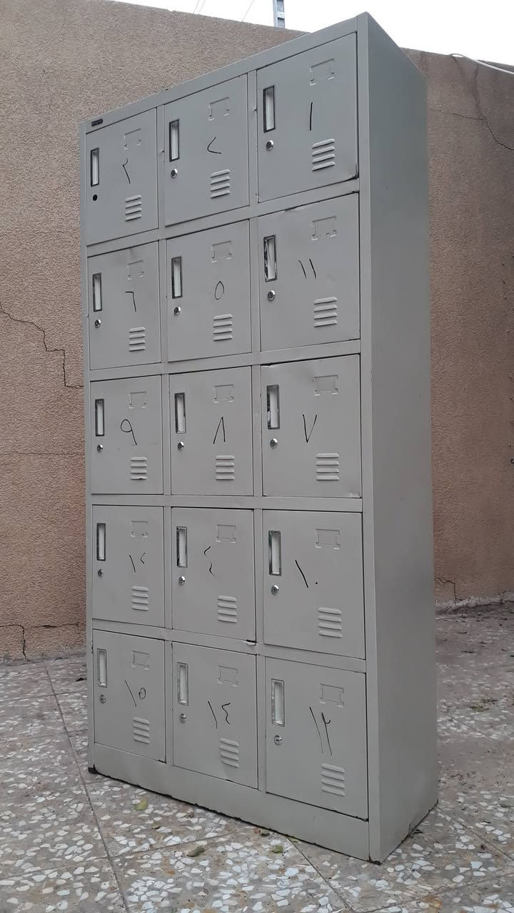 لوكر حديد • بدون مفاتيح • نجف