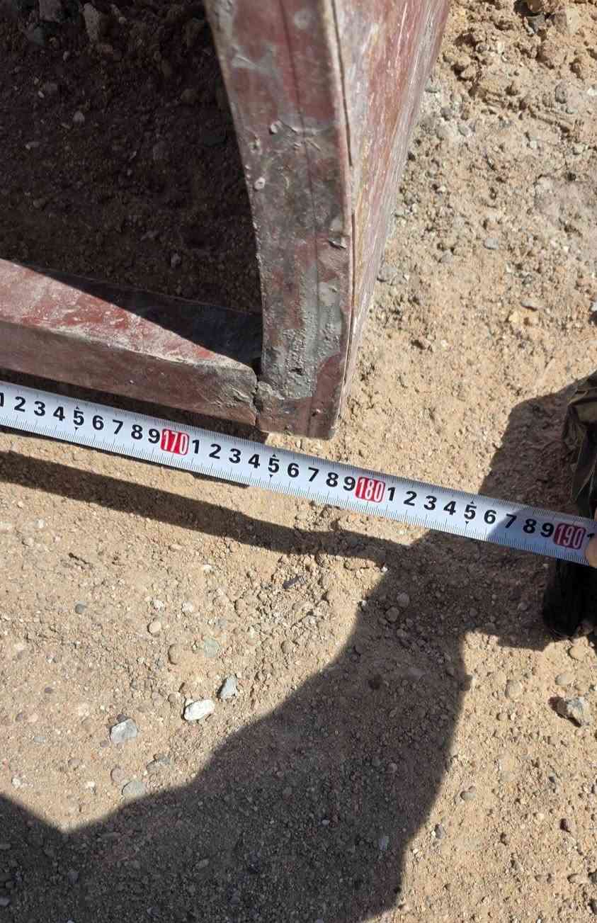 للبيع قالب حديد نصف دائرة استعمال واحد
 الابعاد موضحه بالصور 
سعره 150 الف
 ***********
