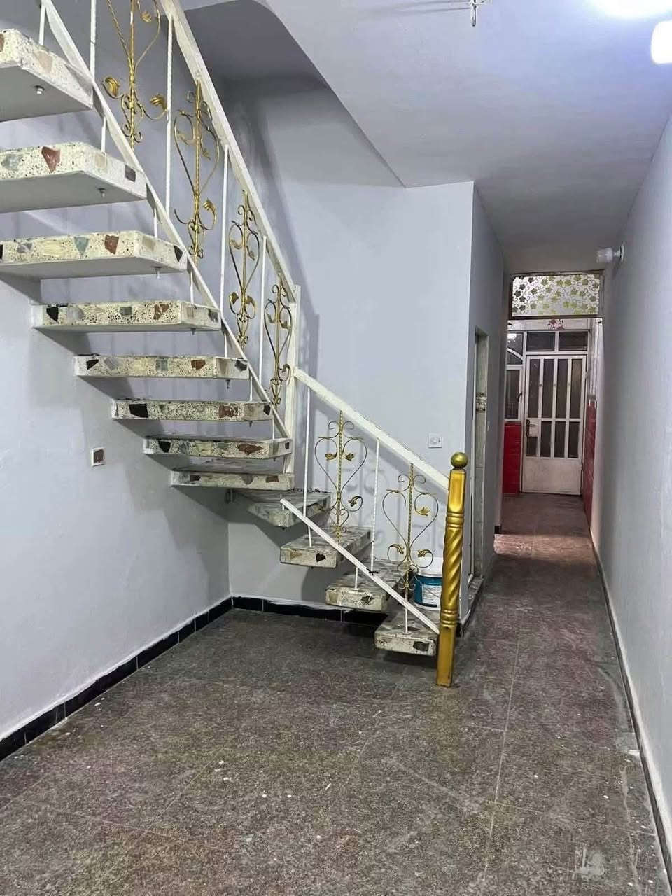 السلام عليكم زبائننا الكرام 🌹
🏡 دار للإيجار – بناء حديث

📍 الموقع: شارع عدن

✨ بناء نظيف ومرتب، جاهز للسكن.

🛏️ يحتوي على:

* 3 غرف نوم

* مطبخ

* خدمات

📍 قريب من جميع الخدمات.

💰 الإيجار: 550 ألف دينار (قابل للتفاوض).

📞 للاستفسار والتواصل عبر واتساب:

حسين الدراجي

***********

🏢 مكتب الباسم للعقارات
