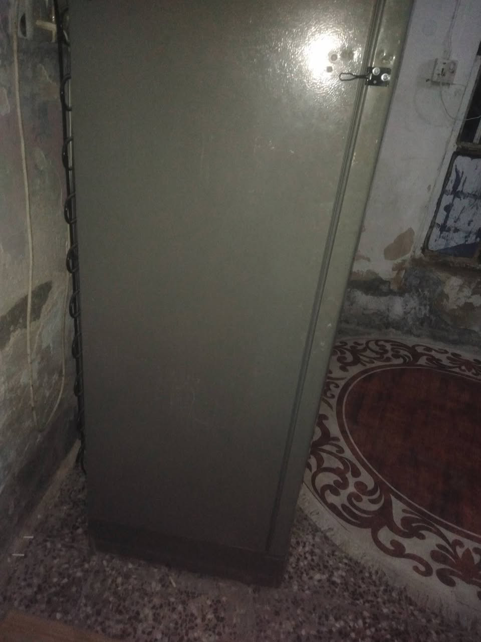 سلام عليكم ثلاجة البيع شغالة عنوان بغداد سبع قصور هاذ رقمي *********** انتصلا
واتساب +964 787 049 2141

