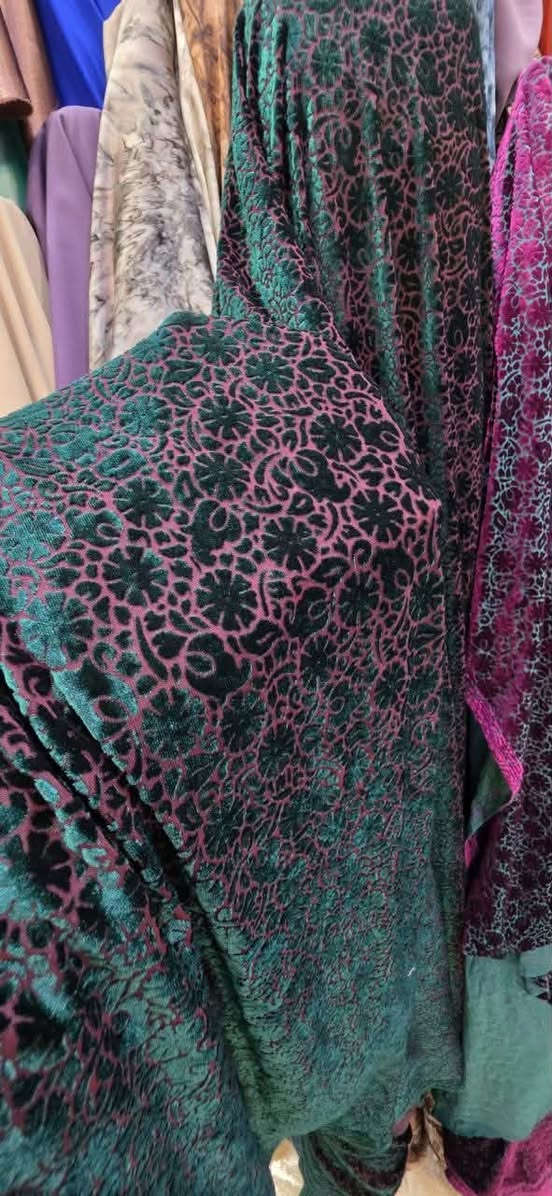 برنوت فساتين 👗 ودراعات 
ديالى/ المقداديه/ السوك القديم 
للحجز ***********
