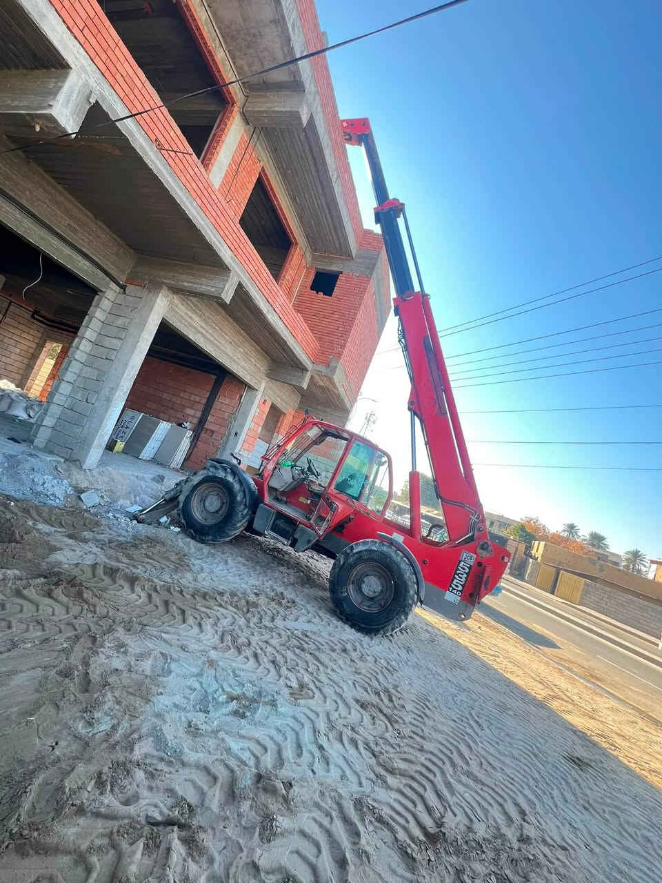 سلام عليكم 
رافعه شوكيه للبيع موديل ٢٠٠١ سلايت ١٤ متر تحويل مباشر رقم سليمانيه الاستفسار ***********
***********
