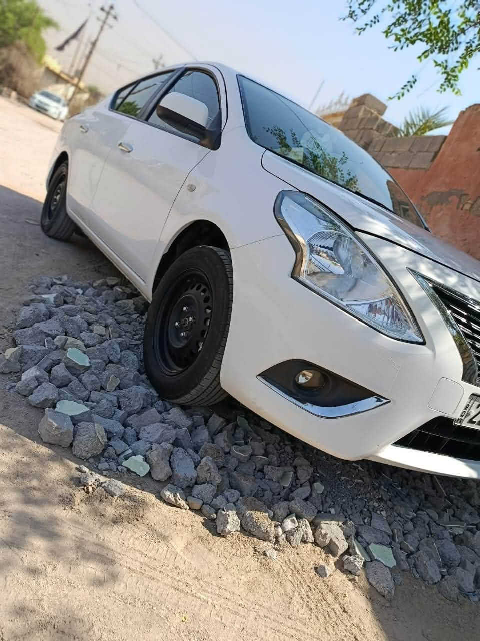 نيسان صني هندي 2024ماشية70000الف وبيهةطخات بسيطة ونقط صبغ بلبنيد والباقي كفالة والسيارة نضيفة فول سنويتهة 2029وبيهة وكالة بسمي مكان السيارة البصرة الجنينة السعر 117وبيهة مجال الرقم ***********ما متواجد فيسبوك

