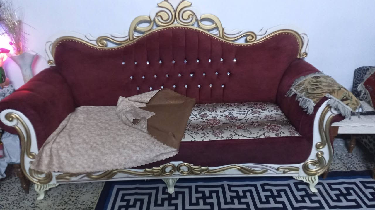 غرفه اخشاب تفصالةثكيله نضافه ٩٠ بلميه ٦ابواب ملحق وتخم عشرمقاعد ثكيل تفصال للبيع كلهن مليون ونص ومجال قليل اليكسر بلحلال لايخابر ..*********** مستعجل
