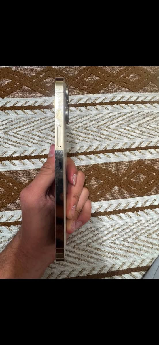 سلام عليكم ايفون  13 pro max
لون حليبي وذهبي الموبايل زلغ مابي بطاريه 84 ابلاديه شاشه ابلاديه مامفتوحه ظهر ابلادي ممفتوح الموبايل كله ممفتوح وين ميعجبك افحص شرق اوسط كامرات شغاله بصمة وجه شغاله لمس كلشي مابي حلو  شرق اوسط الموبايل حلو ونضيف وبي ضمان ذاكره 256 السعر 750 وبي مجال العنوان بغداد البلديات 

اللاستفسار ***********
