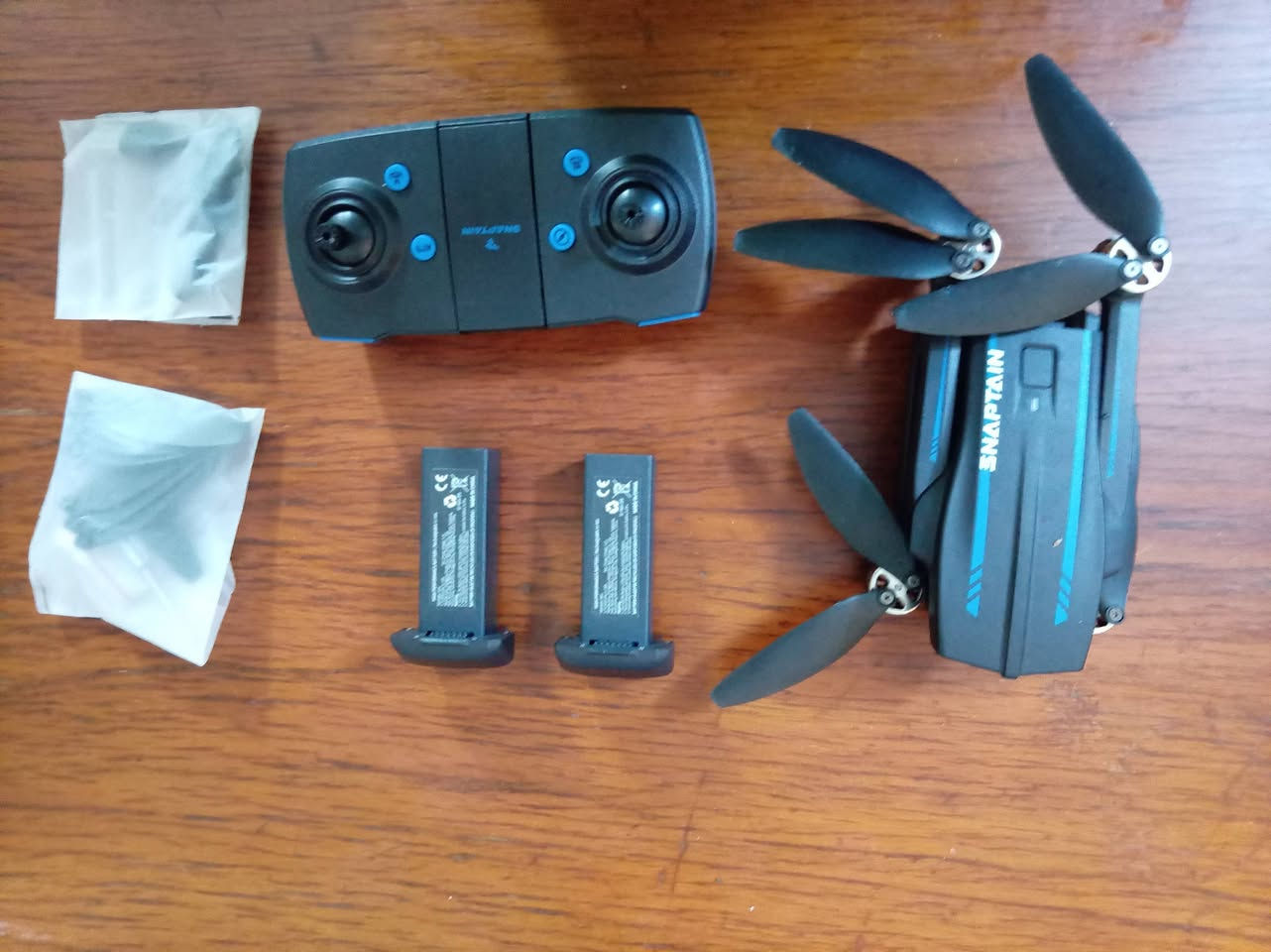درون SNAPTAIN S5C Ultra GPS مامستعمله نهائياً كامل ملحقاته مثل مموضح بالصوره
سعره 250 الف بيه مجال حك الجيه. 
رقم التوصل واتساب: ***********
