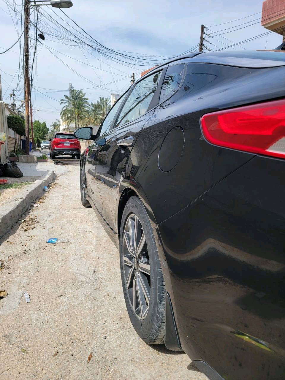 السلام عليكم سياره اوبتما موديل ١٩سوداء رقم بغداد ماشيه ٢٧الف ميل باسمي ان شاءالله مواصفات s 
تحكم ستيرن فول
 كامره دواره
رادارات امامي وجانبي نقاط عمياء وخلفي 
مانع انزلاق 
تحكم قيادة ٣وضعيات
تحديد مسار 
سياقة ذاتيه 
تنبيه سرعه
اشاير بلمري 
تشغيل السيارة عن بعد 
كروز سرعه مثبت قياده
زنون لايت اصلي 
شاشه اعطال كار بلي
السيارة جاهزة ونظيفه جدا  عداد حقيقي 
المحرك والكير مكفول شواصي مكفوله الضربه ع بنيد أكثر شي السونار موضح السعر 140وبيها مجال بسيط للشراي الاتصال *********** لاتعامل تجي وتشوف بعينك احسن