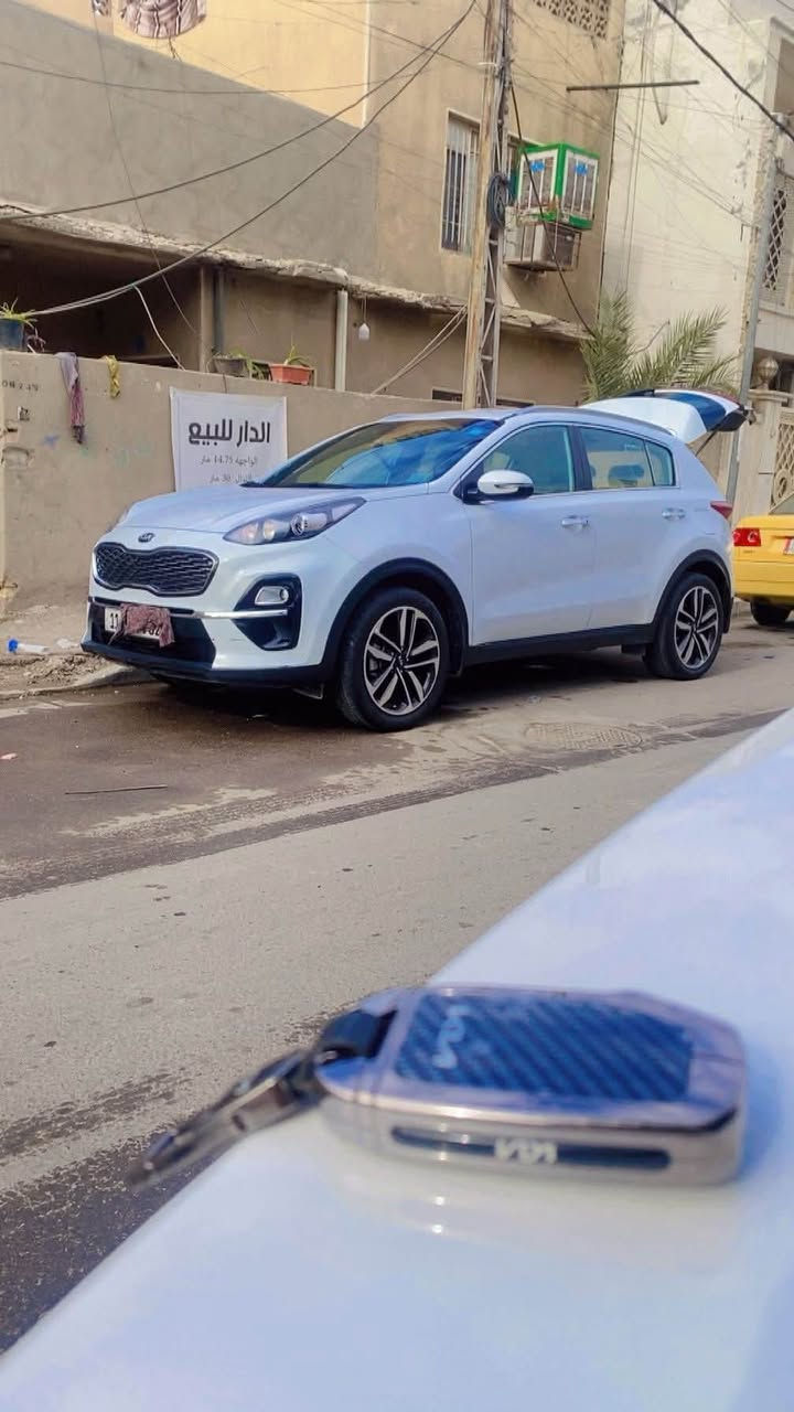 السلام عليكم سبورتج موديل ٢٠٢٠رقم بغداد سنويه جديده المواصفات نص فول السياره ماشيه ٥٧كيلو متر السياره خليجيه مكفوله من كلشي بس بيهه شويه رصعات مال جناي السعر ١٩٩وقابل للتفاوض للاستفسار *********** لا تراسلني على الماسنجر قافله والرقم الثاني***********
