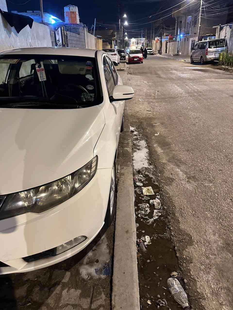 سيراتو 13 خليجي مكفولة من صبغ والضربه بيها بارد بسيط فول مواصفات عدا الفتحه سياره جاهزه من كلشي رقم بصره تحويل ثاني يوم مكينه وكير بالكارتون تبريدمنضومه جديده السعر 93وبيها مجال بسيط ***********
