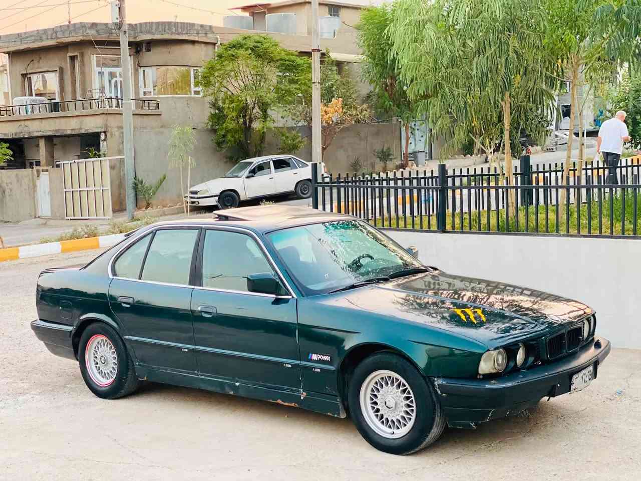 BMW
مەکینە 525 گێڕ عادی
گێڕو مەکینەو کارەبای بەشەرت
مۆدێل 1992
دەبڵ ئێرباگ
موسو براوە بەشەرت
سەنەوی سەوز
تەبرید لەسەر سویچ ئیشی نەکرد نەتەوێ
لایت زینۆن 
25 گەلاو مەجال
شوێن دەربەنیخان
***********
مشتەری نیت سەرم مەیەشێنە
گۆڕینەوەش ئەکەم لەسەر دلگرتن
