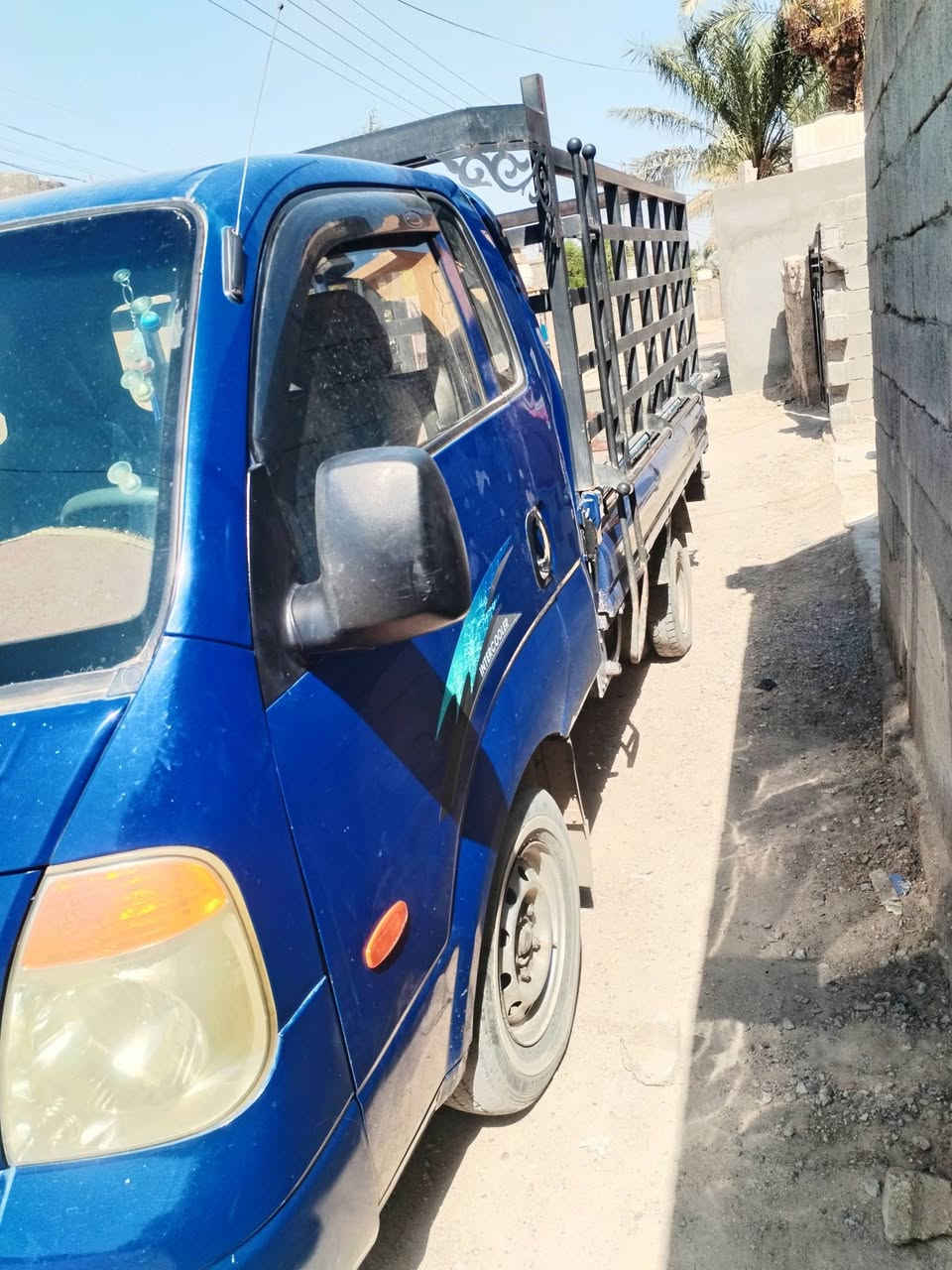 كيا بنكو 2007 محرك 3000 مشترك مفتوح
مكفولة من ضربة وكص وتبديل  صبغ مكانات بصيطة اثر جراد 
محرك كير اكسن مكفول 
شاصي مكفول تخم تاير امامي خلفي جدد 

قطرة اخياس مابيهة 
جاهزة من كل النواحي 
رقم بغداد  انكليزي  تحويل مباشر 
السعر 75 وبي مجال بسيط 
مكاني بغداد المدائن سلمان باك  
رقم الهاتف ***********
***********
