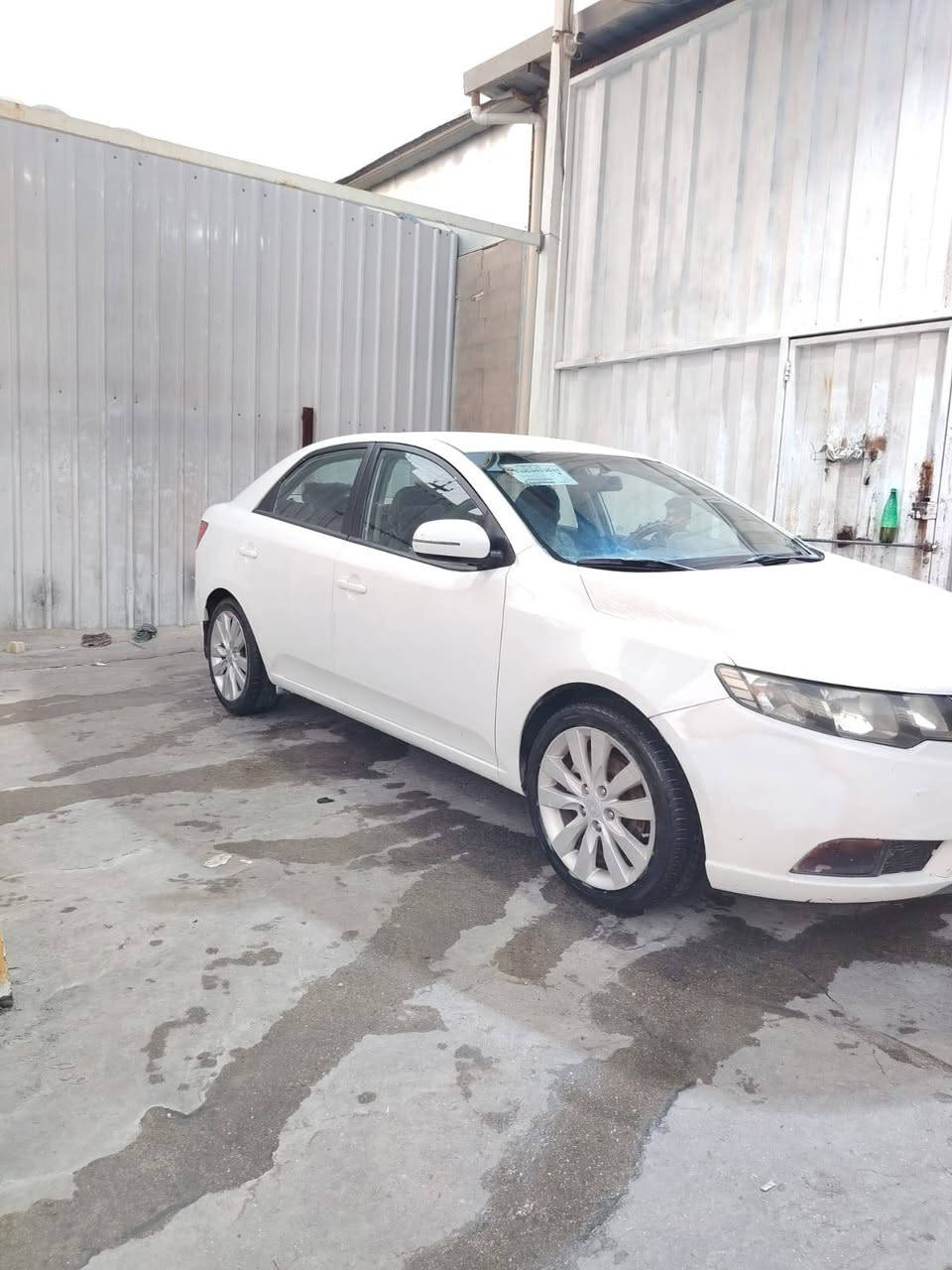 ​🚗 للبيع: كيا سيراتو موديل 2013
اللون: أبيض

​البدي: صبغ بالجاملغ الخلفي + تكحيلات واشخوط خفيفة

​المحرك: جاهز

​الكير: جاهز

​الداخلية: نظيفة جداً، حلوة ومرتبة

​الرقم: أربيل

​ملاحظة: سيارة مال جناي

​📍 للتواصل والاستفسار:

الاتصال على الرقم التالي: ***********
