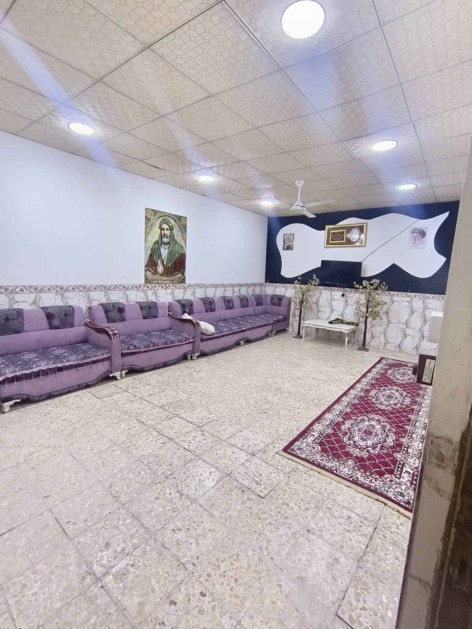 السلام عليكم ورحمه الله دار للبيع المساحة 190 العنوان الدوانم شارع مدرسة نسائم العلم طابق ونصف
التفاصيل 
غرفتين جوة ومطبخ وحولي واستقبال وصحيات داخلية وخارجيه وترك 
الطابق الثاني غرفتين + صحيات 
للاستفسار واتس ***********
السلام عليكم ورحمه الله دار للبيع المساحة 190 العنوان الدوانم شارع مدرسة نسائم العلم طابق ونصف
