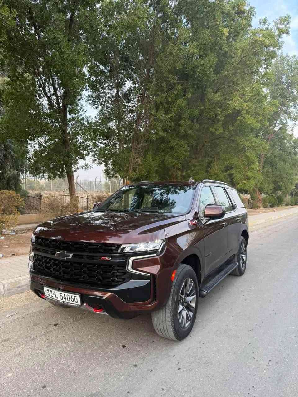 🚘 تاهو Z71 موديل 2023
🔹 مكينة 5.3
🔹 دفع رباعي مو تو ويل السيارة
🔹 شاشة كبيرة
🔹 كشنات جلد + تدفئة
🔹 شاشة دجتل
🔹 بانوراما
🔹 شاحن وايرلس
🔹 رادار امامي 
🔹 تحديد مسار وقيادة ذاتية
🔹 توقف ذاتي
🔹 وباقي المواصفات المعروفة للـ Z71

📍 ماشية: 100,000 كم

🔧 حالة السيارة:
صبغ صندوك، وبها بارد بالجامرلغات الخلفية وبارد بل باب .
السيارة بدون إيرباك وبدون دواخل.

📍 المكان: ديالى – بعقوبة
💰 أقبل بيع أو مراوس

📞 ***********
