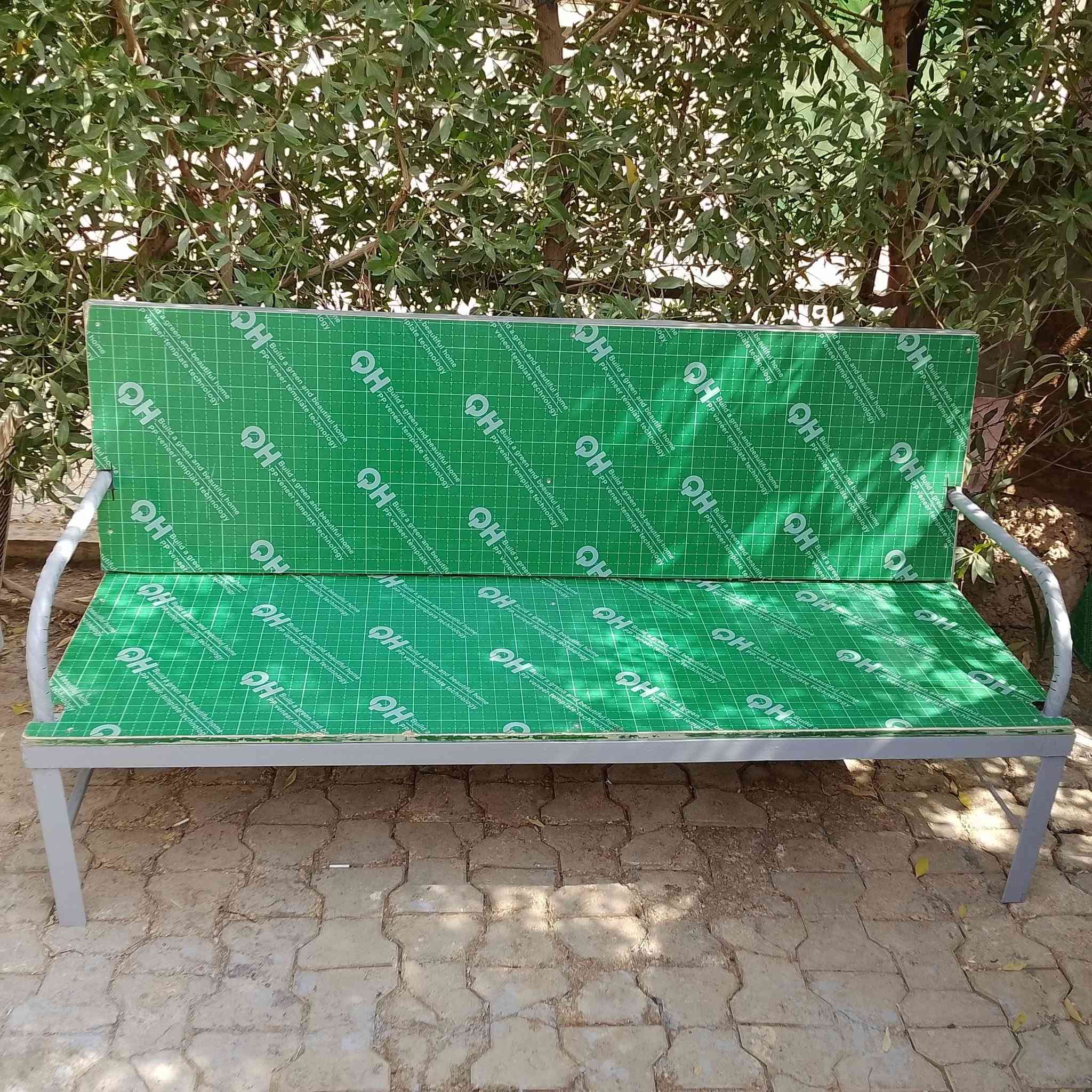 السلام عليكم اشتغل كافه انواع الحداده وحسب طلب
*********** 
موجود ع واتس اب 
وع خاص
