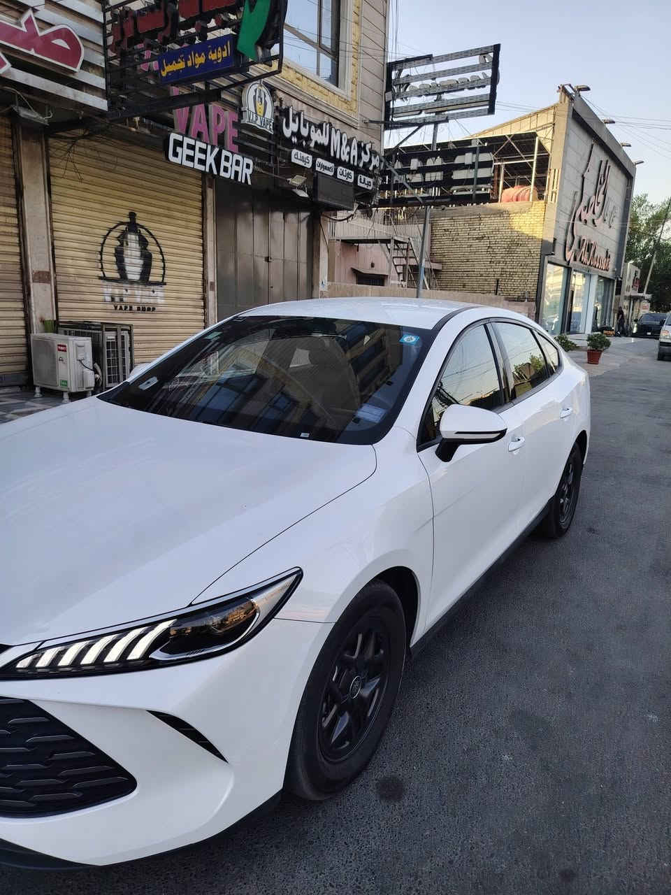 السلام عليكم
كن بلاص ٢٠٢٥ 
ماشية 
HEV 20000
EV 17000
بدون صبغ بيها بارد بالجاملغ الخلفي الايسر وبيها خدوش موضحة بالسونار ترايها زيرو داخل زيتوني جاهزة بدون نقص
السعر ١٩ مليون مكانها الكريعات شارع المعارض 
رقم الهاتف ***********
