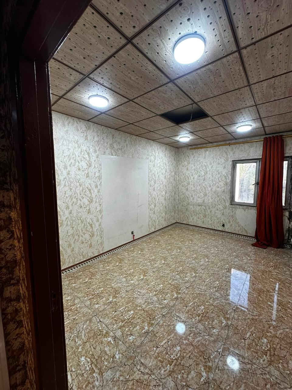 #للايجار_____في_____السيديه
🏠 للايجار | شقة مميزة

📍 مجمع 5

شقة طابق أول فوق الأرضي، مرممة بالكامل ونظيفة جداً ✨

🔹 غرفتين نوم
🔹 صالة
🔹 هول
🔹 مطبخ
🔹 خدمات
🔹 مخزن

💰 قيمة الإيجار: 650 ألف دينار فقط

📞 للاستفسار: ***********

📍 أو زيارة مكتب الفهد الهندسي
