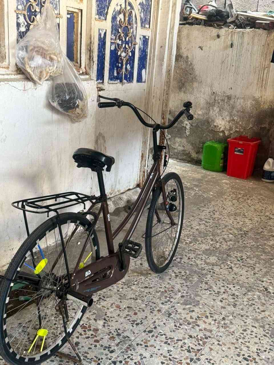 السلام و عليكم بايسكل حجم 26 موديل 20 كفاله من زلغ صارلي شهر من مطلعه حاوية السعر 125 وبي مجال قليل المداكر وغراضه موجودات العنوان ابو الخصيب البهادرية ***********
