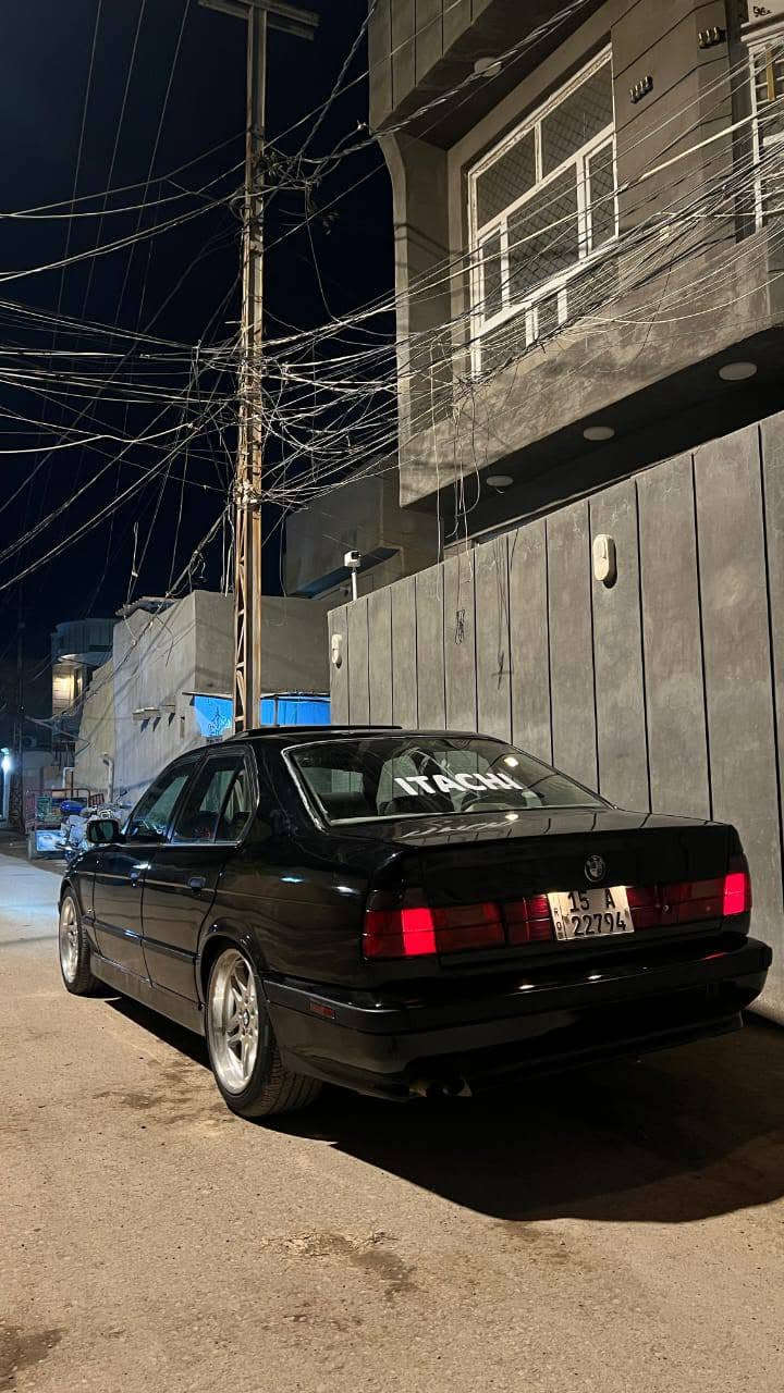 السلام عليكم 
BMW 525iA

1992

رقم انبار دولي بسمي مشروع وطني 

سنويه وهزه جديده 

مسكر فانوس 

كير اوتو

مكينه وكير خير من الله

ويل m18 مع تخم تاير جديد

كهربائيات كلها شغاله 

غرفه جلد جديده

سلايد طكتين

بجم عريض
 
السعر64$ وبيها مجال بسيط
مكان السياره ديالى جديدة الشط

***********
