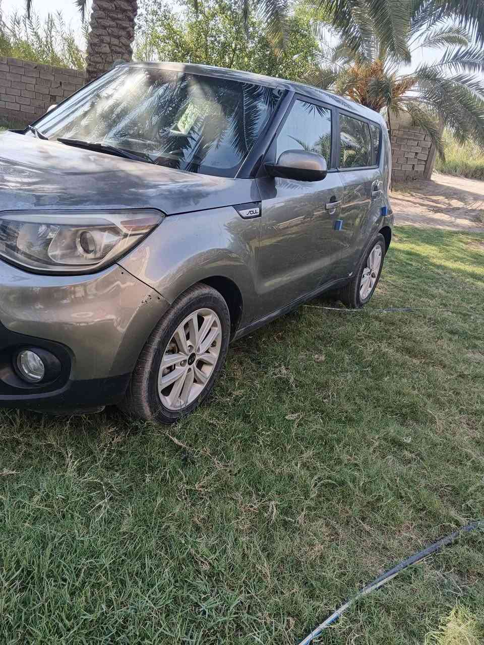 كيا صول امريكي موديل 18 مكينه 2000 جي دي مكفول مكينه كير حداديه تبريد ثلج ‏‪***********‬‏
مواصفات السيارة 
فول تحكم ستيرن كامل 
نظام سبورت قياده ذاتيه 
نظام تقليل صرف الوقود 
شاشه كبيره مثبت سرعة 
كاميرا خلفيه 
رقم سليمانيه بأسمي شخصيا سنويه لل 31 
السياره جاهزة من جميع النواحي تجي تكلب وتقتنع 
تخم تاير جديد وتبريد ثلج 
داخل شركه السياره الف متخلي عليها 
ادامه كامله من بلكات وفيت بم ونوزلات 
وحمام داخلي وخارجي 
ماشيه 100 💯 الف كم 
مكان السياره بابل مشروع المسيب 
السعر 98 وبيها شويه مجال 
 ***********
