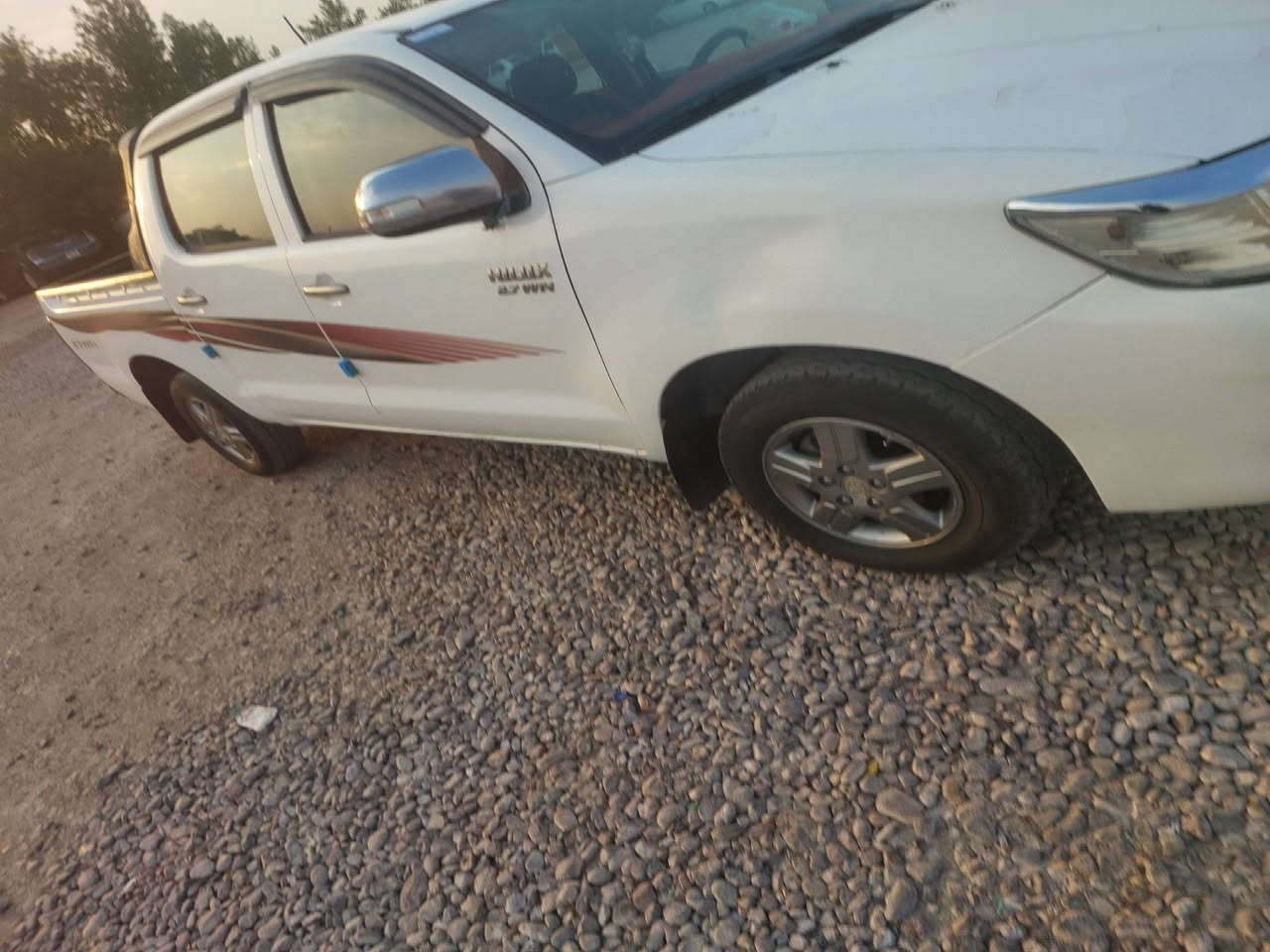 هايلوكس بيكب ١٢ كويتي گير عادي مكينه گير بلادي مكفولات بيه شخط مال ستوته بجهة السايق ومرشوش على گد الشخط السياره مال جناي ١٥٥$وبيه مجال ***********  مكانه الديوانيه ترهم مراوس بگريت ويل ١٥ .١٤ .١٣
