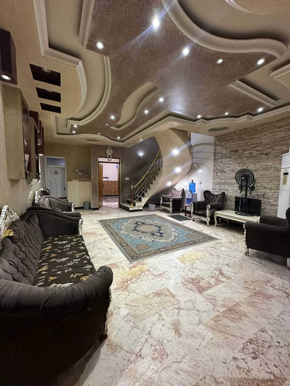 🏡 دار للبيع – زيونة 718

📐 المساحة: 152 متر
📏 الواجهة: 6 متر
📏 النزال: 25 متر
🏗️ سنة البناء: 2015

✨ تفاصيل الدار:
• صالة واسعة
• مطبخ
• خدمات
• 5 غرف نوم
• موقع سكني مميز

💰 نستقبل جميع العروض السكنية والتجارية

📍 مكتب الودق – زيونة 710
📌 مقابل نادي بلادي

📞 للاستفسار والتواصل:
***********
***********

#مكتب_الودق #عقارات_زيونة #دار_للبيع #عقارات_بغداد #زيونة #بيع_وشراء_العقارات
