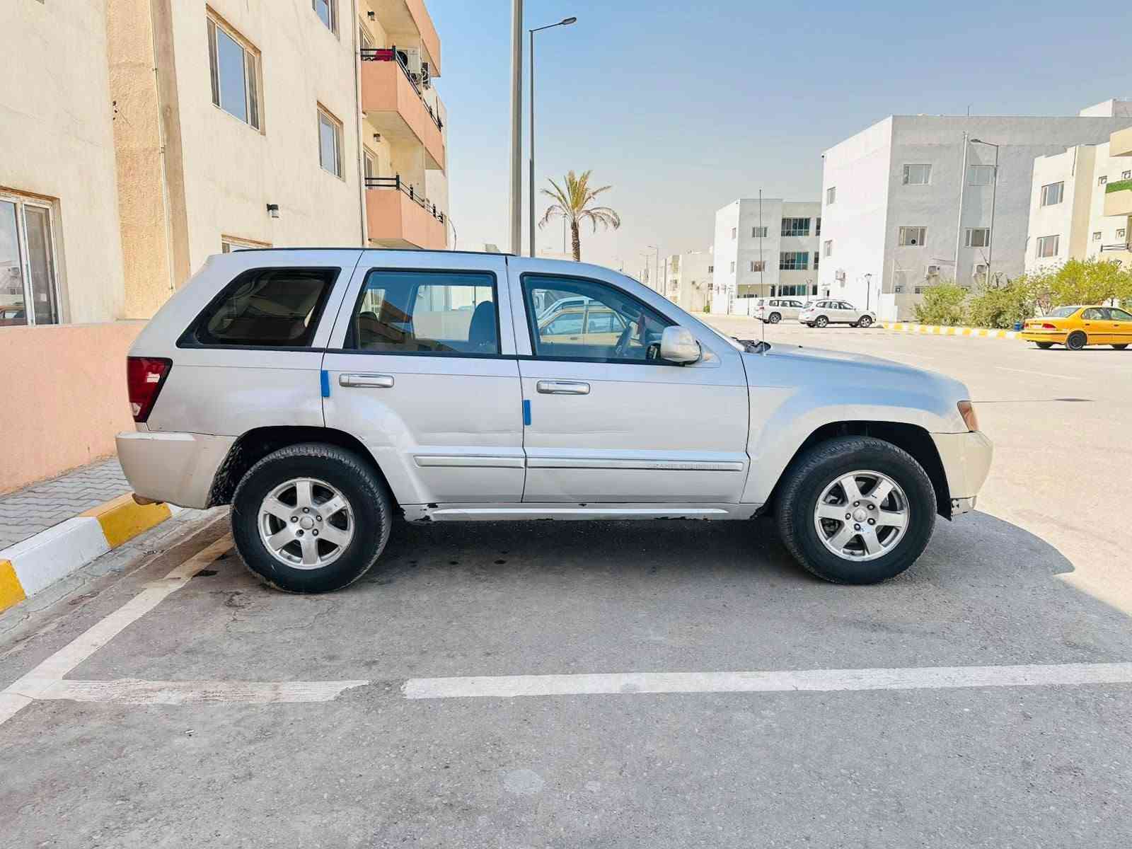 جيب لاريد 2008جديده السعر مناسب  تجي وتقتنع وعيوني اللك
محرك V6 3.7L سته سلندر مرغوب كيرو محرك بشرط  ( سيارا رقم سليمانيه تحويل شرط بسمي )
سياره بدون حادث بيه رشتين بالباب والبالجاملغ بدون دواخل تخم تاير جديد شاده وحداديه جديد سويته وسنويه ولوحات جدد بأسمي 
سياره نضيفه ومال جناي
مواصفات ،  
 -داخل اسود  رصاصي  كهرباء-
  - تحديد سورعة - بلاجكتور -
 - مري كهربا  و ويل كب  بلادي
سياره جاهزه للاتصال ***********
