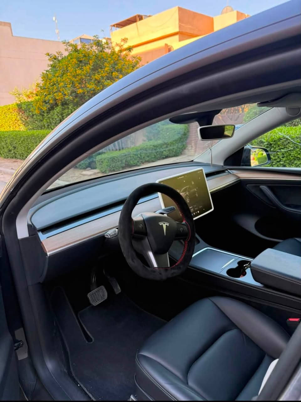 MODEL  Y

LONG RANGE

DUAL MOTOR 

2024 

On line 

ماشيه 13

حادث :جامل امامي مبدل ومصبوغ وجاملغ خلفي مصلح ومصبوغ والصندوك مصلح ومصبوغ على كده
السعر  19500
***********
