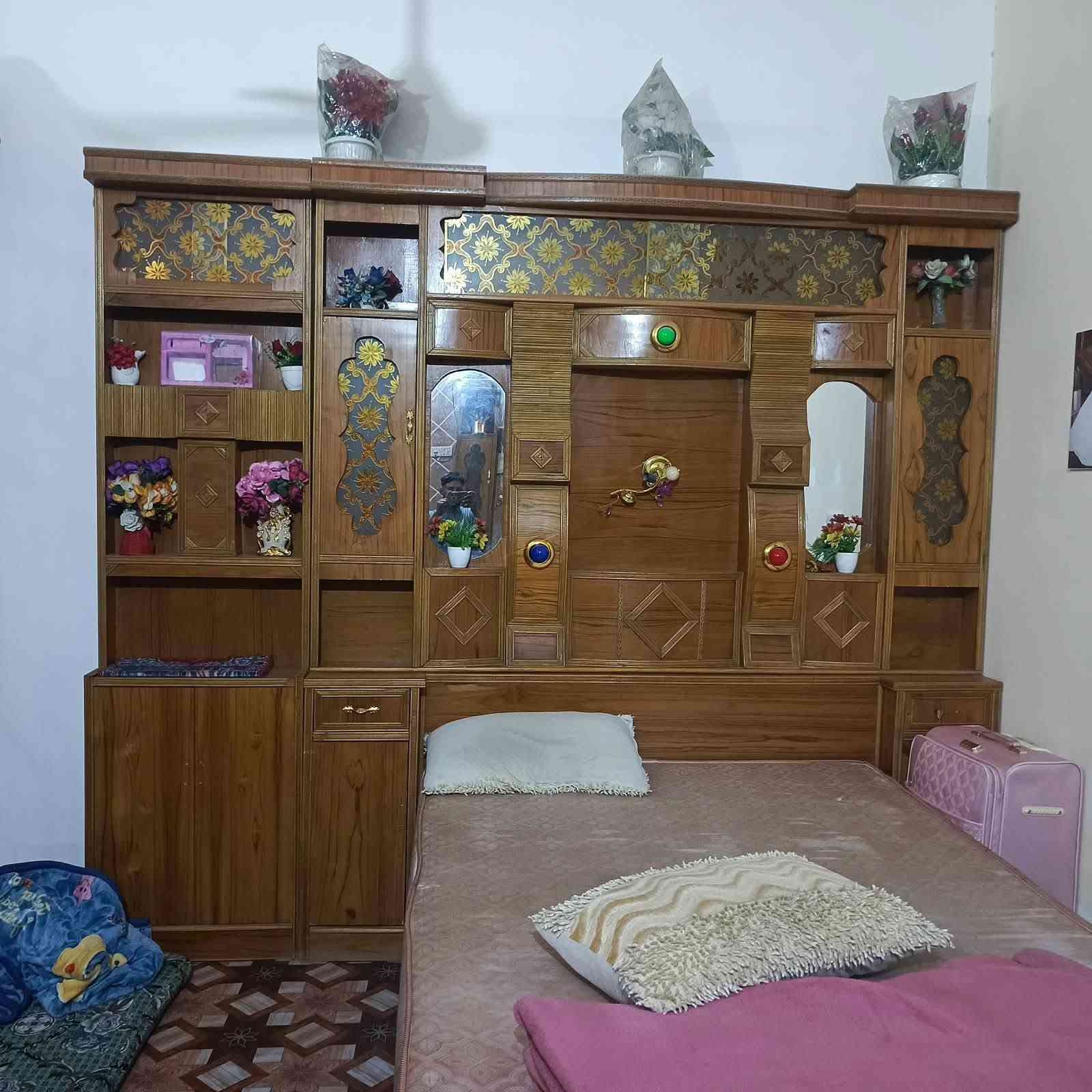 قرفه خشاب للبيع مستعمله نقص ميز 
قفلها 500 مكانه شهداء 
‏‪***********‬
