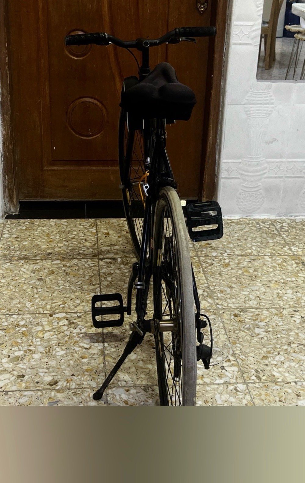 باسكل c700 للبيع يحتوي على بريك أمام خلفي يحتوي على استاند مطاره ويحتوي على جنطه تحط بيها شغلات ماتك باسكل حلو و مرتب و نظيف بس بي شغله وحده فقط تاير الامام والخلفي يحتاج الهم جوب فقط باسكل حلو ومرتب ونضيف بيه فرق بسيط جدا