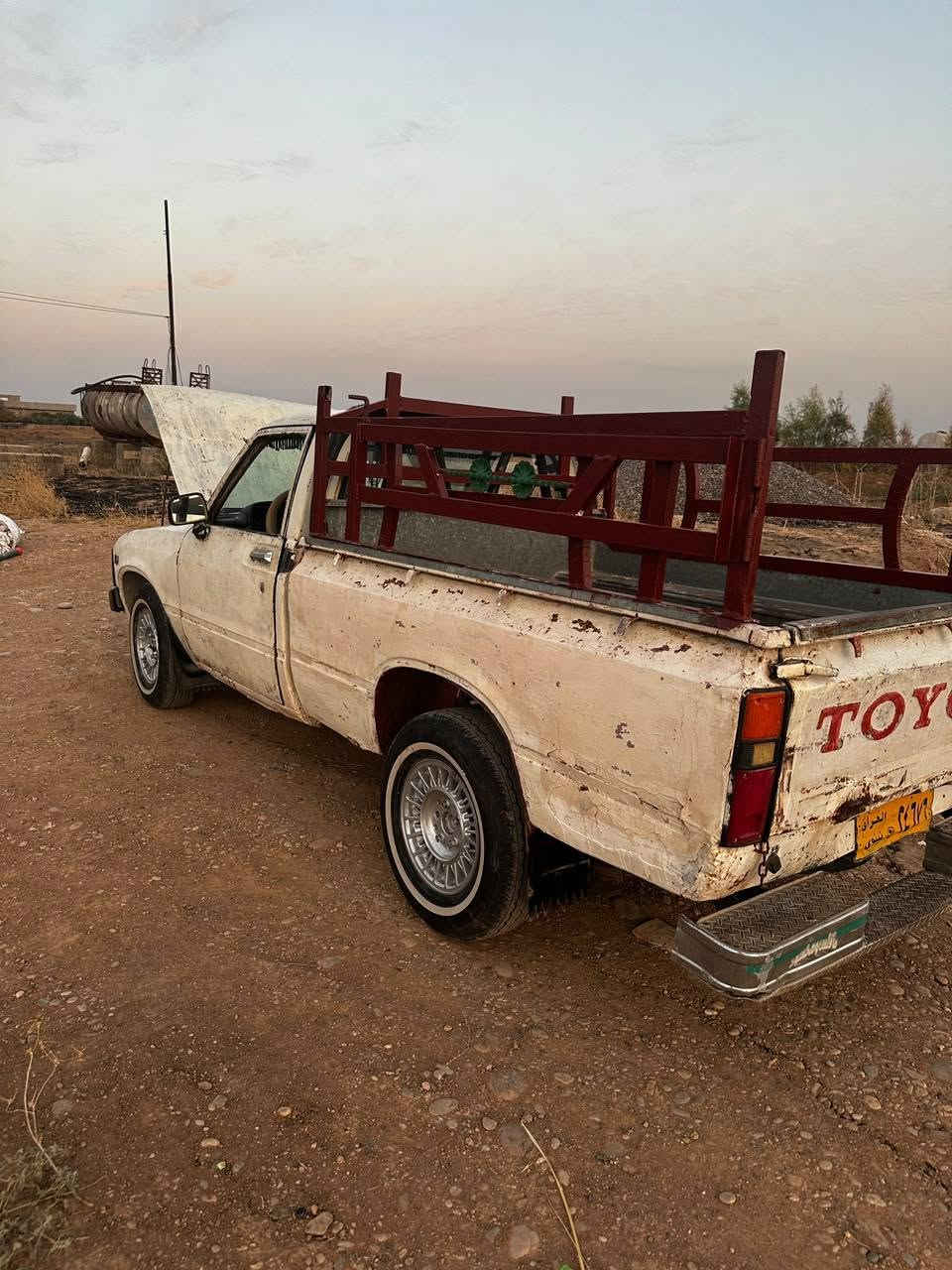بيكم لبيع موديل 82
سعر 20 وبيها مجال 
كير شرط 
محرك شرط 
اكسنت شرط 
رقم نينوى 
كربون بيها تريد وكاله تريد تحويل 
4 تايرت جديد 
*********** كورك 
*********** اسيا
