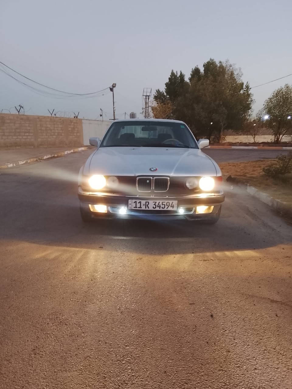 السلام عليكم بي ام 735 كير ومكينه كفاله رقم بغداد نكليزي تحويل ثاني يوم مابيه كل ضربه السياره اوتماتيك سلايت فتحه كشنات كهرباء غرفتها جديده بس نقصها تبريد السعر 45 وبيها مجال مكاني بغداد البياع وهذا رقمي ***********
