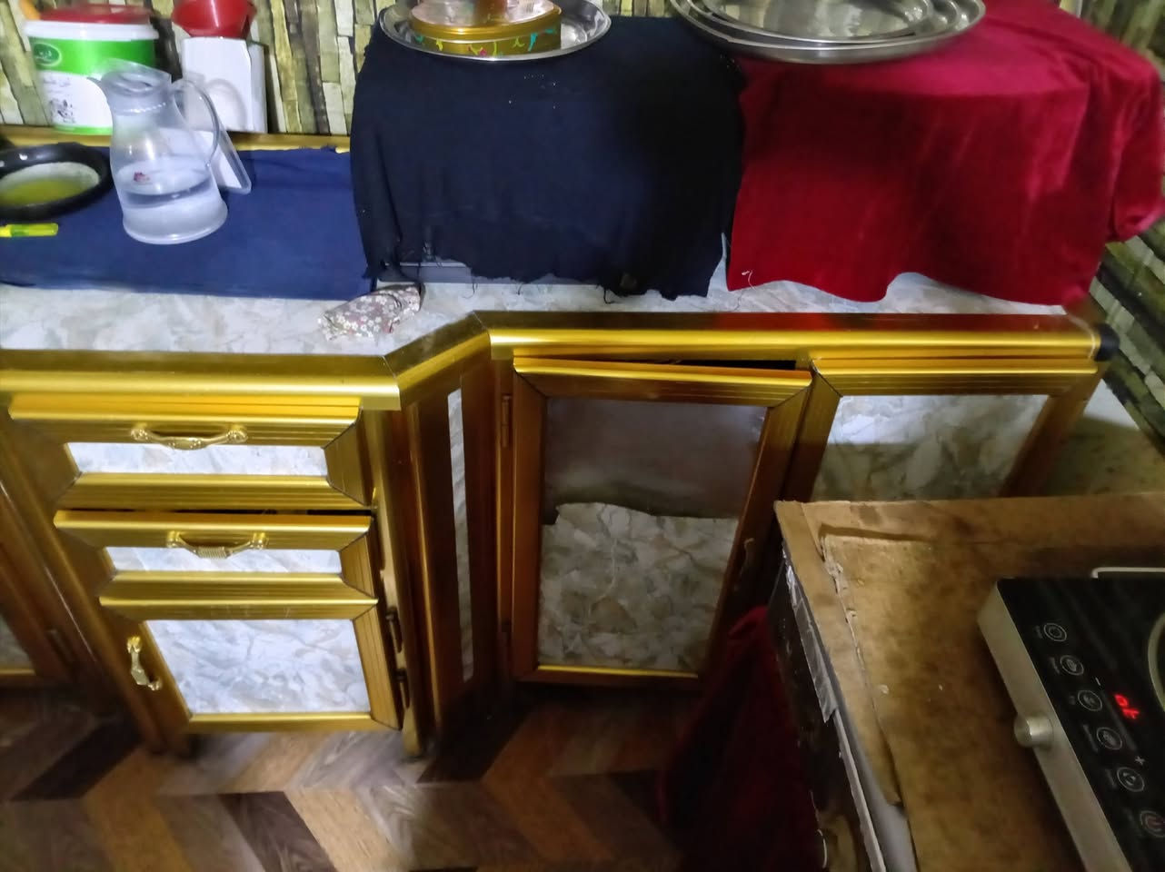 كاونتر نضيف كلش خمس ابواب وبوفيه خمس ابواب نضاف كلش سعر خاص عنوانهم البصره
