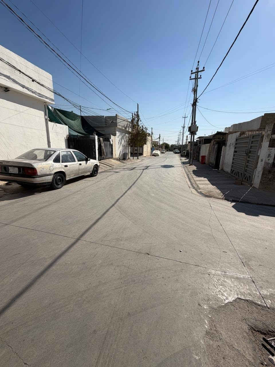 بيت للبيع 100متر مربع روكن عنوان شورجه سعر 65مجال ***********
