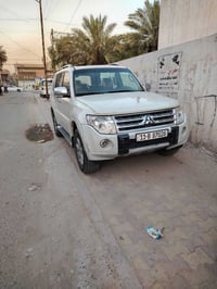 مراوس فقط باجيرو حبتور ٢٠١٠ مكفولة عام فتحة بالسقف كشنات كهربائية جلد ...
