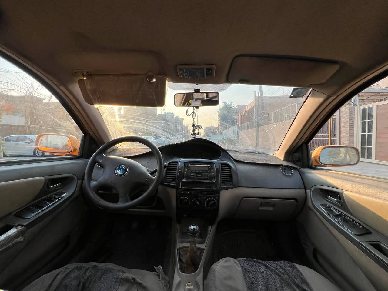 جيلي MK 2011 للبيع ..
28 ورقة
محركها 1.6الاصلي سليم 
الممشى 100.000km 
كشنات جديدة تحت الدوشمة
تبديل فقط بنيد 
للتواصل : ***********
