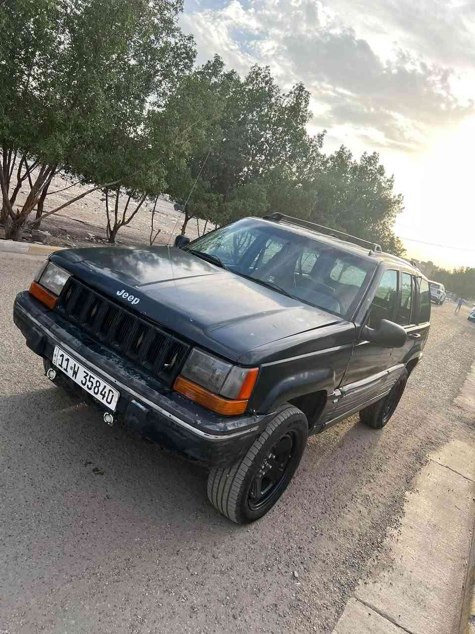 السلام عليكم سياره جيب شروكي مديل ١٩٩٥  مكينه ففتي ٣٠٠٠ جديده كير جديد كفاله المكينة والكير جدد  حداديه امام جديده  تبريد شغال رقم بغداد سعر ٣٥ بيه مجال 
العنوان بغداد الغزاليه 
***********
