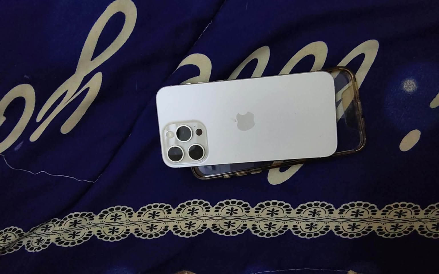 آيفون ١٥ برو ماكس • ٢٥٦ • بطارية ٨٣٪
