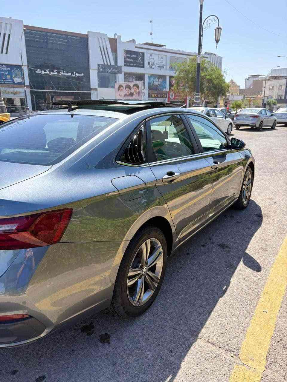 سلام عليكم للبيع جيتا 2022 
مواصفات se plus 
يعني فول بصمة سقف بانوراما كشن هيتر جلد  رادار ٣٦٠ 
محرك 15T  السيارة بجم كبس  حقيقي بمعنى كلمة  
ضرر بس باب او جاملغ سكن  ايرباك بس بردة طاك بدون اي نواقص 
ماشية 37 mil كل شي على بلادي بشرط صور حادث موجود بلصور 
سعرة 154$ بيها مجال بسيط للطيبين 
اي استفسار اتصال ***********
مكان سياره كركوك كركوك, العراق
