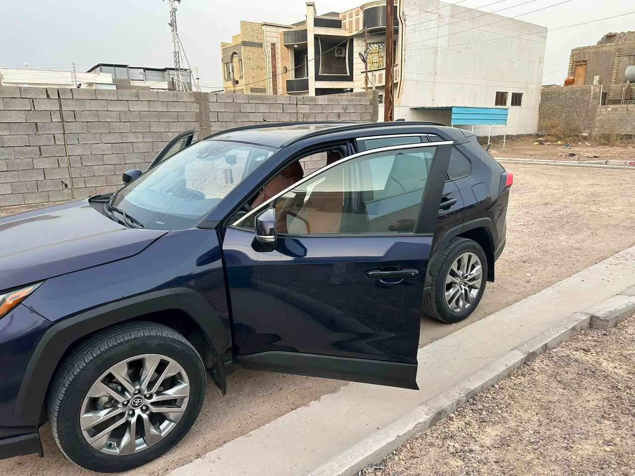 سلام عليكم
‏Toyota RAV4  XLE 2024  فول مواصفات 
رقم اربيل 
مكانهه الانبار
اللون . نيلي
عداد المسافه 64 الف كيلو متر  
حجم المحرك 4 سلندر (2.5L) 
المواصفات :
بصمة ابواب
بصمة تشغيل عن بعد 
صندوق شفط كهربائي 
فتحة سقف سلايد
كشنات جلد +تدفئة 
استيرن تدفئة 
رادار أمامي(تحديد مسار)
رادار جانبي (نقاط عمياء)
رادار خلفي امامي (التحذير من الاصطدام)
تحكم وضعيات القيادة Drive Modes 
اوتو ستارت (Auto start)
اوتو ستوب(Auto Stop)
هاند بريك بصمة
اوتو هولد(Auto Hold)
تحكم وضعيات القيادة ECO,NORMAL,SPORT
مانع انزلاق+ABS
حساسات خلفية+كاميرا
تحكمات استيرن
نظام اطفاء المحرك اثناء التوقف 
الضرر بنيد وجاملغ  والجاملغ الثاني مجرد بي اصبع فقط بدون ايرباك شواصي سليمه 
ملاحظه 
السعر 215 بيها مجال 
الرقم 
***********
