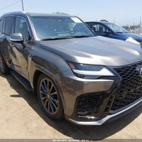 لكزس LX700H • إف سبورت • ٢٠٢٥