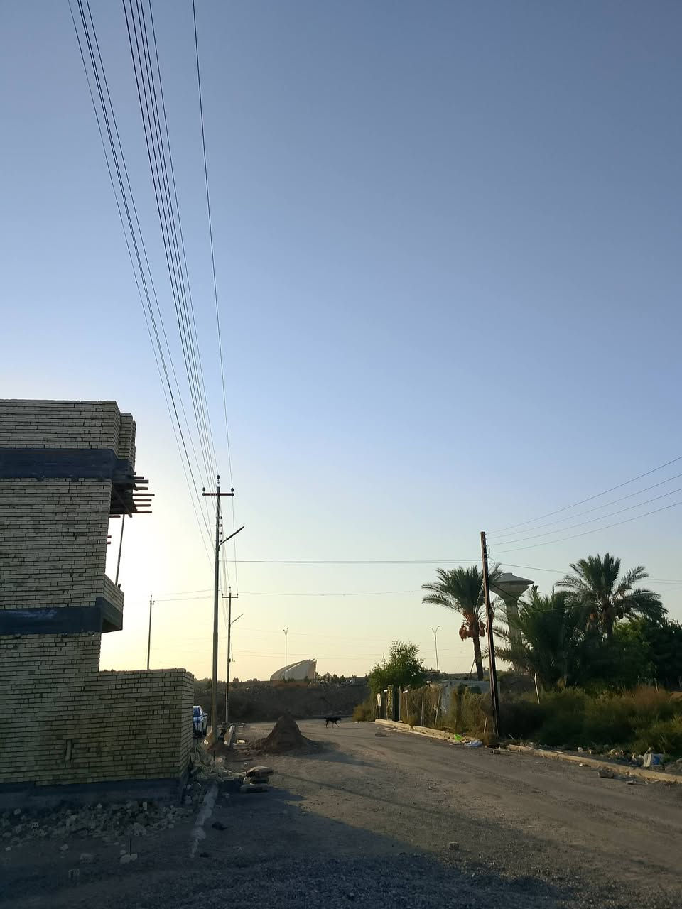 قطعة أرض للبيع 
10*20 م٢ 
ماء كهرباء مجاري تبليط شارع عرض 12 م
جميع الخدمات متوفرة 
حي الحسين (ع) الشارع الثاني 
مقابل جزيرة بغداد السياحة
للتواصل 
***********
