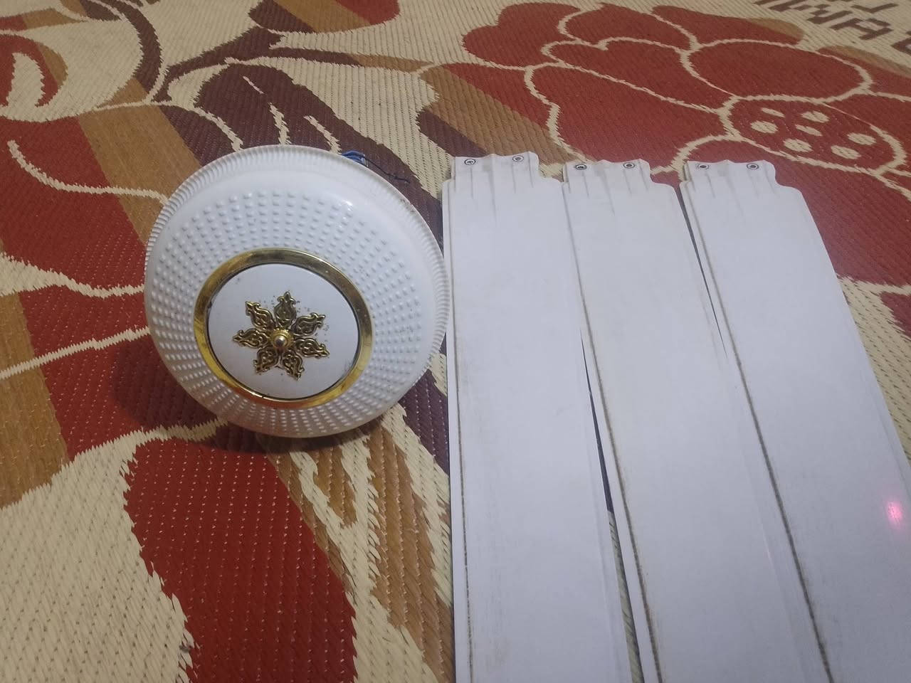 مروحه سقفيه للبيع السعر 20الف نجف حي ميسان ***********
