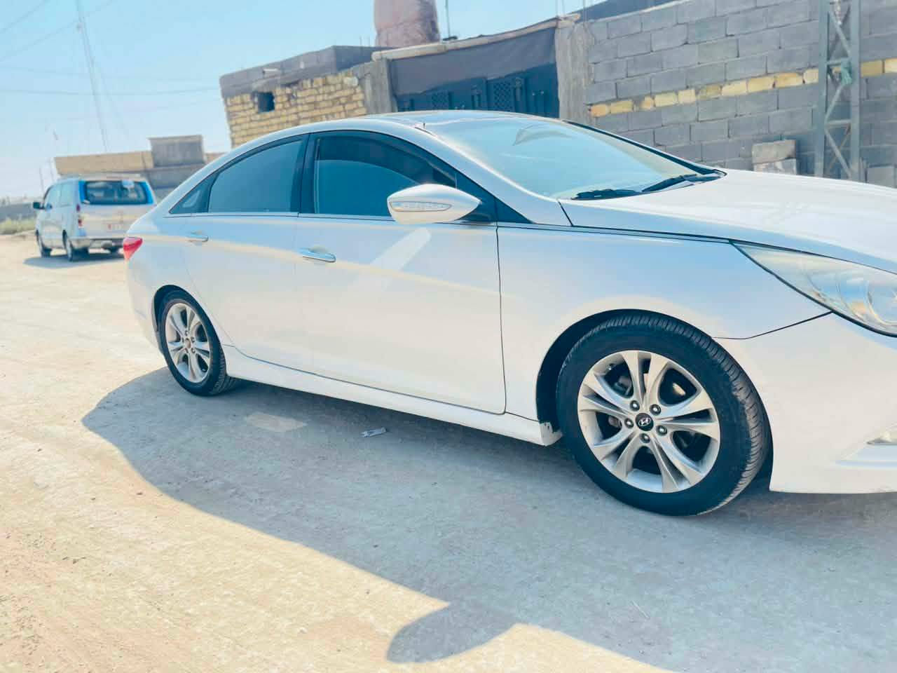 سوناته مضلع
1موديل ٢٠١١ خليجي 
2رقم أربيل تحويل مباشر تريد وكاله بل خدمه 
3فول موصفات بنراما ١/١ عده البصمه 
4مكفوله كفاله عامه فقط بيه صبغات بل هلالات والباقي سونار
5تبريد ثلج تدفئه 
6محرك ٢٤٠٠دوش كفاله 
7تخم تاير حداديه صدر جديد 
8سياره جديده مال جناي مكاني بابل الحمزه الغربي ترهم مراوس ب سوناته او جارجر او أوبتما او بيكم كريت 
‏٩رقم الهاتف ***********بيه وتساب //الثيررر ***********
***********
