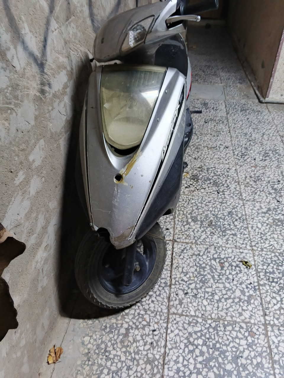 السلام عليكم عندي دراجه بريز سلف هندر السعر ٦٠٠ وبيهه مجال العنوان حي التراث مكينه بلاديه رقم الهاتف ***********
